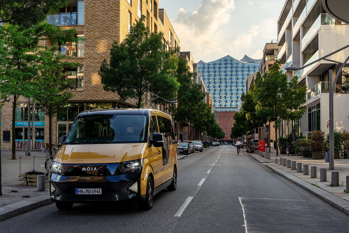 MOIA-Taxi in der Hafen-City in Hamburg